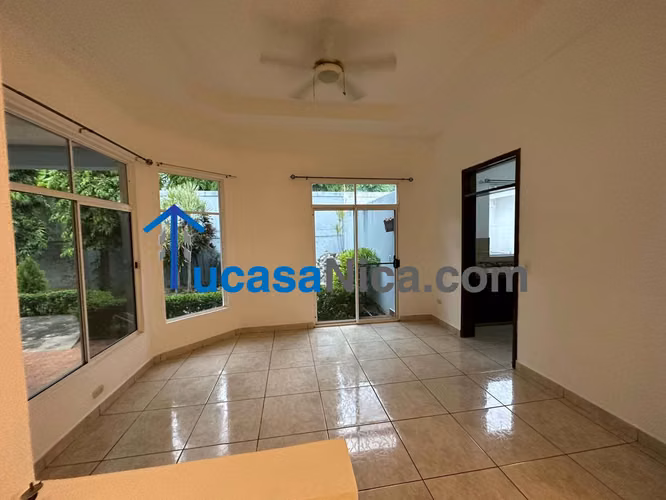 las colinas casa grande con piscina propia en condominio - Imagen 5