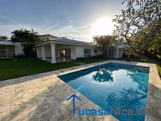 Casa Moderna con piscina de 5 habitaciones - Imagen 2