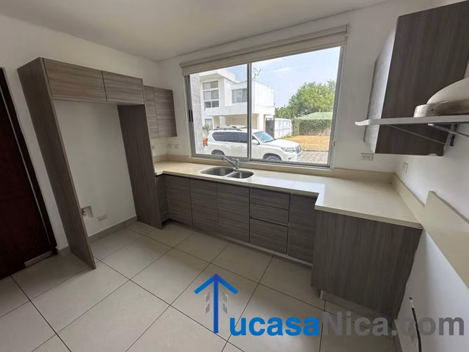 Rento moderna casa en la primera entrada de santo domingo - Imagen 17