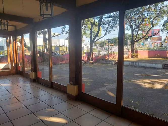KC-SE VENDE PLAZA COMERCIAL ROTONDA EL GUEGUENSE, MANAGUA - Imagen 8