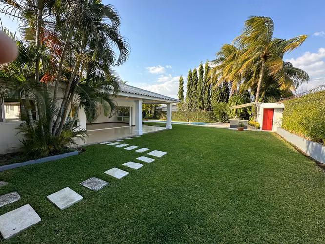 bellisima casa con piscina propia 5 habitaciones - Imagen 17