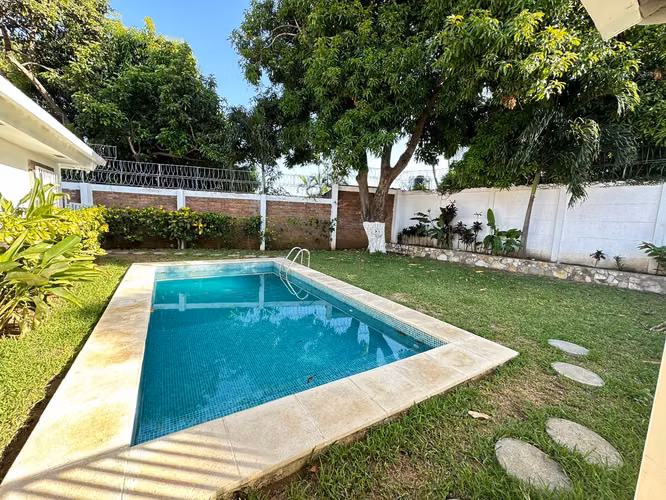 Casa con piscina propia moderna - Imagen 11