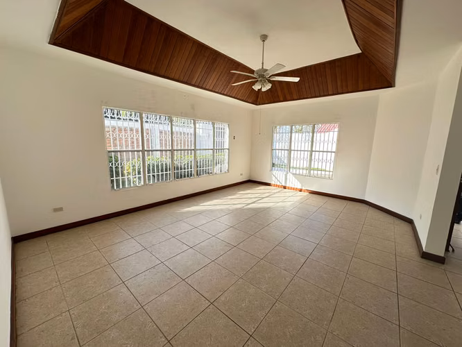 Casa con piscina propia moderna - Imagen 16