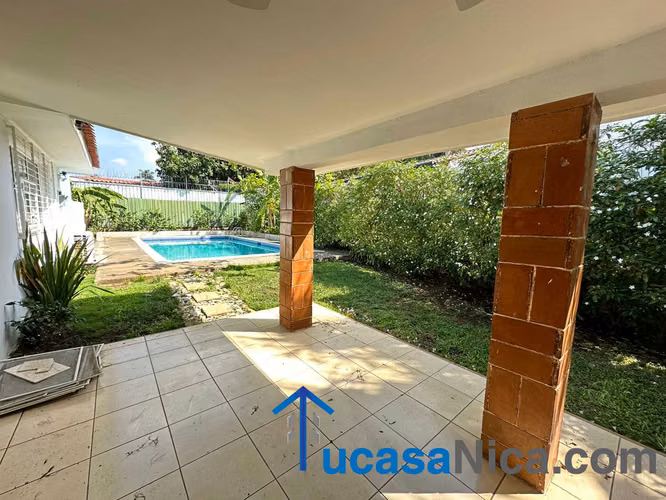 Casa de 4 habitaciones con sus baños + piscina propia