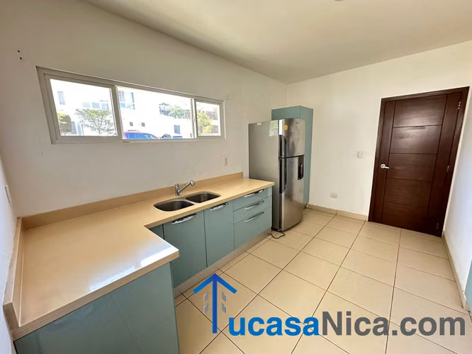 >Casa Estilo Moderno, cerca de galeria opcion de muebles - Imagen 2