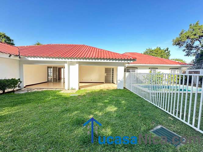 Bellisima casa privda con piscina propia moderna