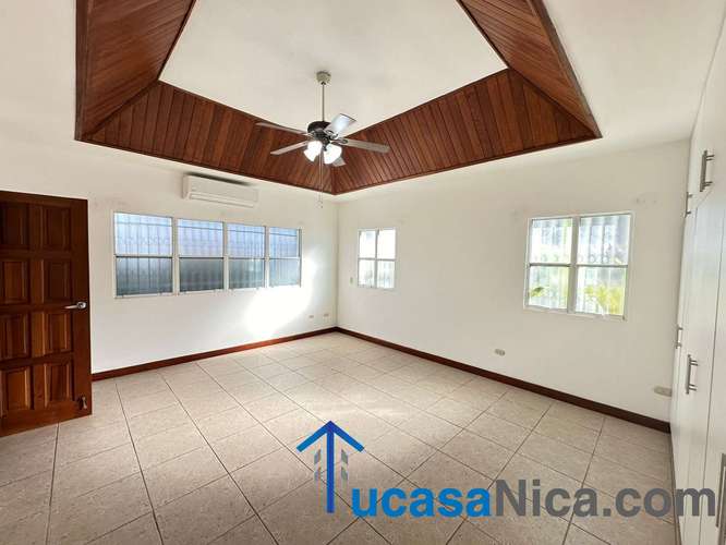 Bellisima casa privda con piscina propia moderna