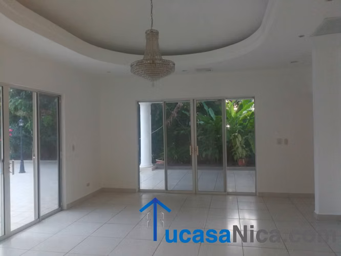 Bellisima casa con piscina propia acabados de lujo - Imagen 9