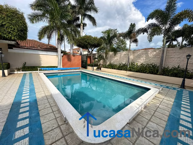 Avenida Jean Paul Genie casa elegante con piscina - Imagen 19