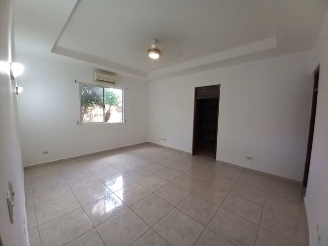 Casa con piscina en las colinas privada estilo quinta - Imagen 7