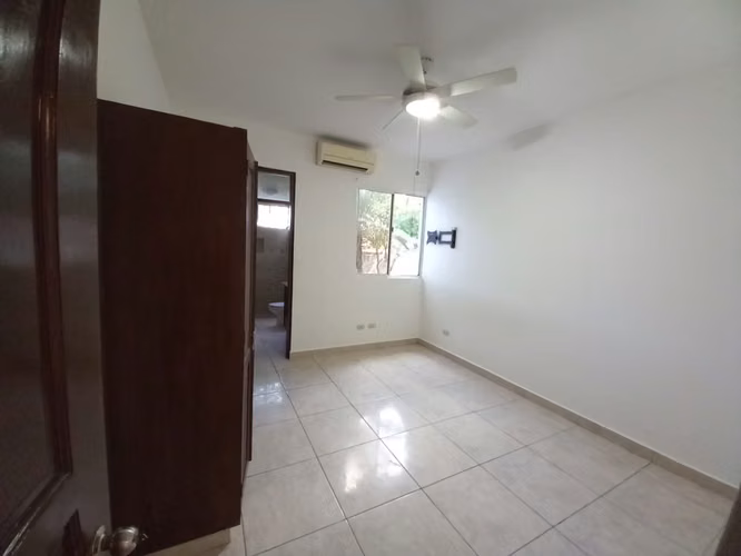 Casa con piscina en las colinas privada estilo quinta - Imagen 8