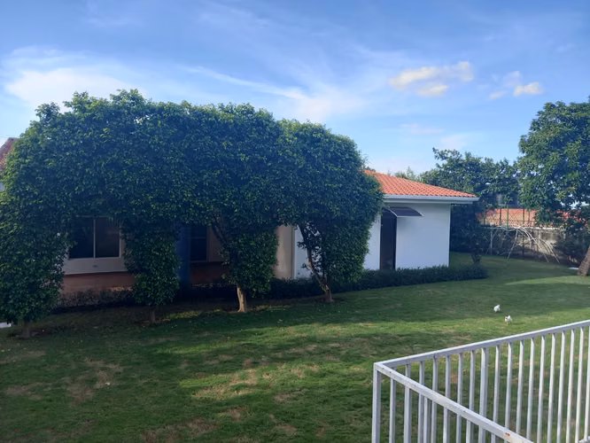 Casa con piscina en las colinas privada estilo quinta - Imagen 5