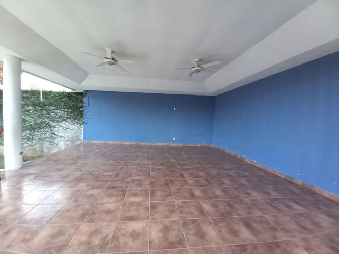 Casa con piscina en las colinas privada estilo quinta - Imagen 3