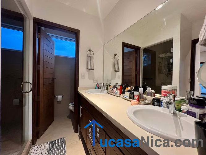 estilo Moderno bellisima casa - Imagen 18
