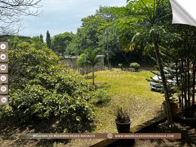 Venta de Casa en San Isidro en 1 manzana de terreno 0511