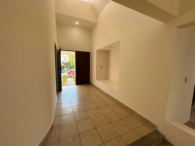 Casa grande de una planta de 5 habitaciones con 4.5 baños - Imagen 18