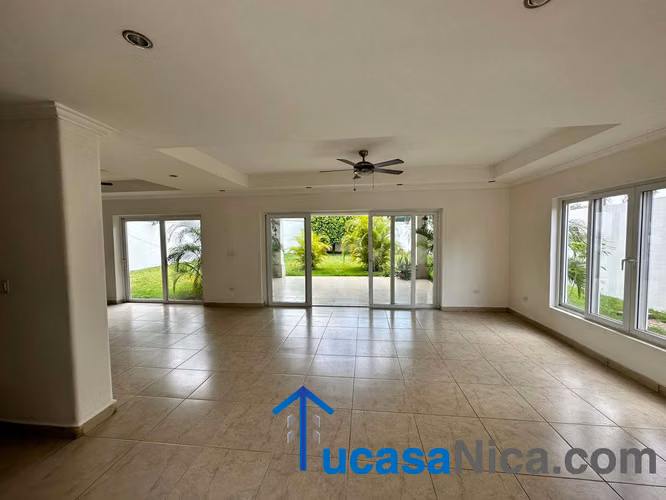 Condominio con piscina comunal en las colinas - Imagen 6