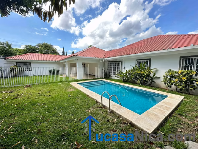 Lindisima house with pool on the hills