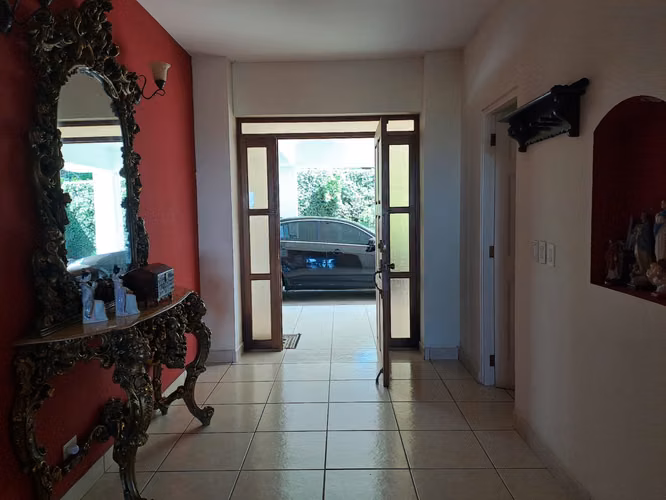 Venta de espectacular casa en Reparto Montefresco - Imagen 11