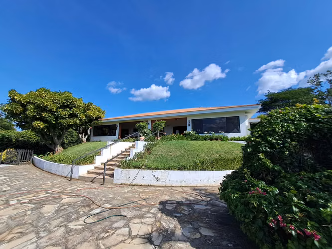 Venta de espectacular casa en Reparto Montefresco - Imagen 6