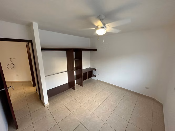 Portal de las colinas modelo grande - Imagen 15