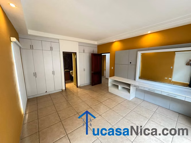 Moderna casa en la avenidad jean paul genie - Imagen 7