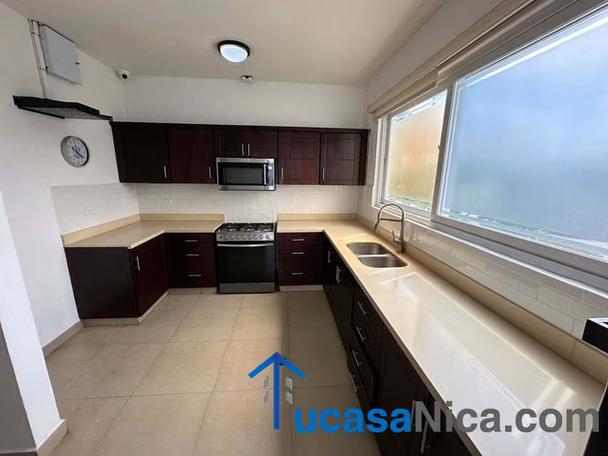 >Rento casa Moderna en las colinas - Imagen 19