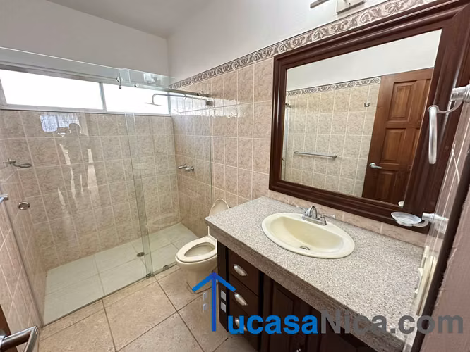 Rento casa con piscina en las colinas privada - Imagen 8