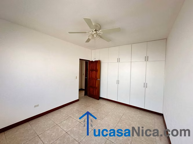 Rento casa con piscina en las colinas privada - Imagen 12