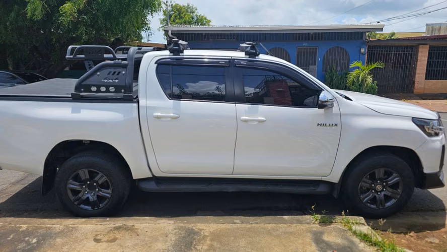 Venta Camioneta Hilux SR 2022 AUTOMATICA