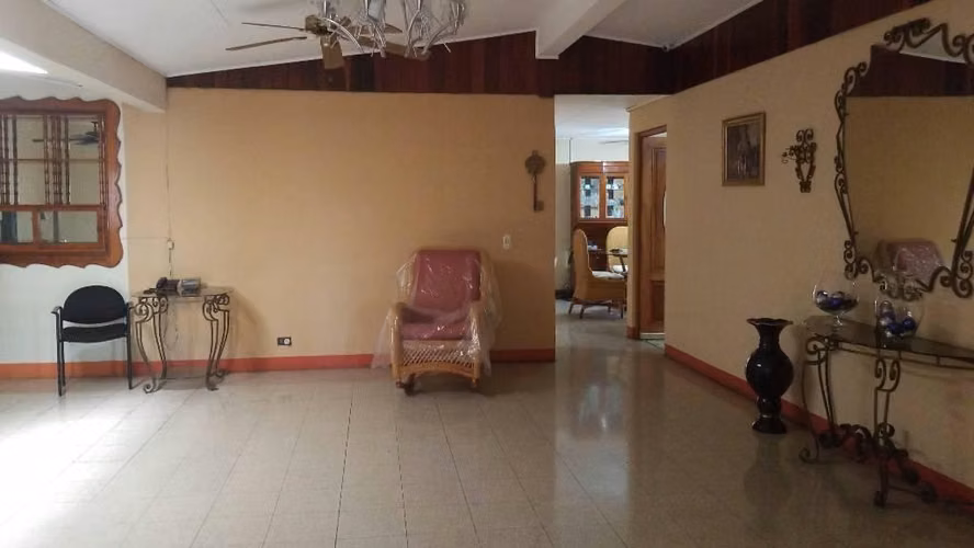 Casa Colonial Los Robles