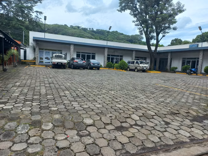 " VENTA DE PLAZA COMERCIAL - IDEAL PARA TU PROYECTO DE INVERSIÓN" - Imagen 4