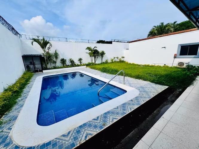 house with own pool in the stay of saint sunday