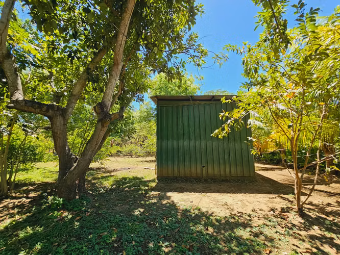 FINCA  DE 10.9 MANZANAS CON CASA LINDA REMODELADA