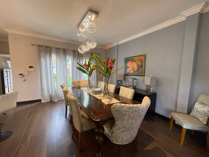 Venta de casa moderna en Carretera Sur, km 14 Carretera Sur