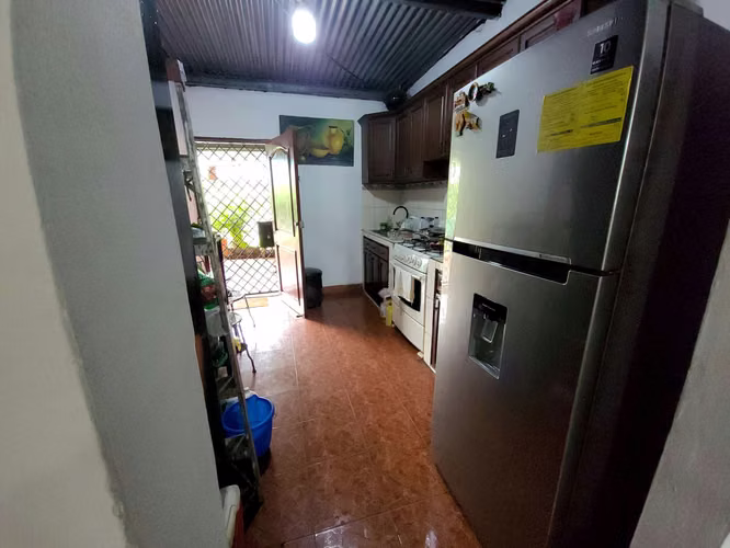 CB - Casa que tiene un estado de mantenimiento optimo y lista para venderse