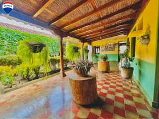 Preciosa casa de Estilo Colonial en Granada.