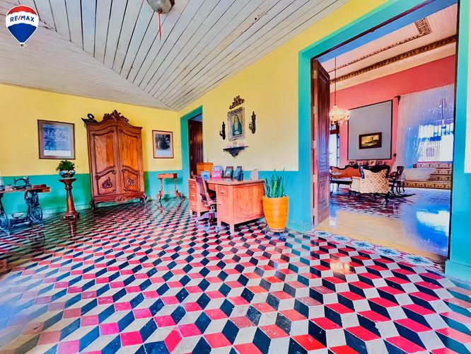 Preciosa casa de Estilo Colonial en Granada.