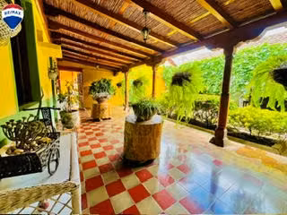 Preciosa casa de Estilo Colonial en Granada.