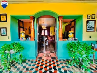 Preciosa casa de Estilo Colonial en Granada.