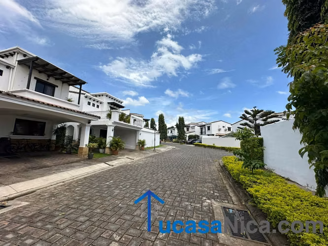 Condominio privado con piscina comunal ,,, moderno - Imagen 5