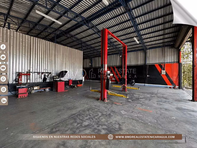 Se vende bodega de 400 metros mas terreno sobre carretera en León 0511