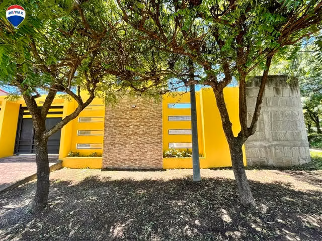 Casa de Diseño Moderno en Reparto San Juan, Granada.