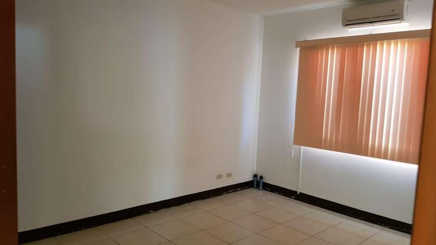 SE VENDE CASA  EN RESIDENCIAL PALMETTO. CARRETERA MASAYA