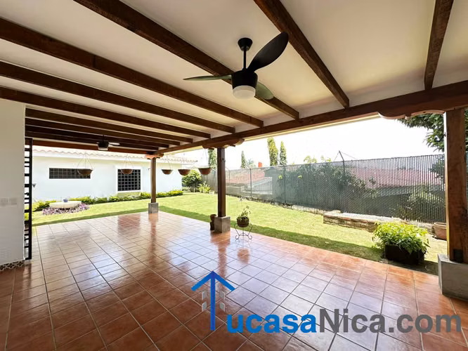 Casa Estilo Quinta en santo domingo .