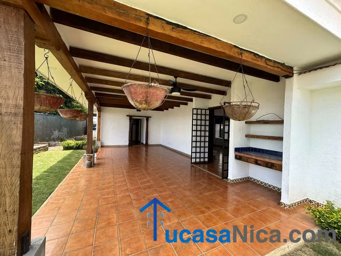 Casa Estilo Quinta en santo domingo .