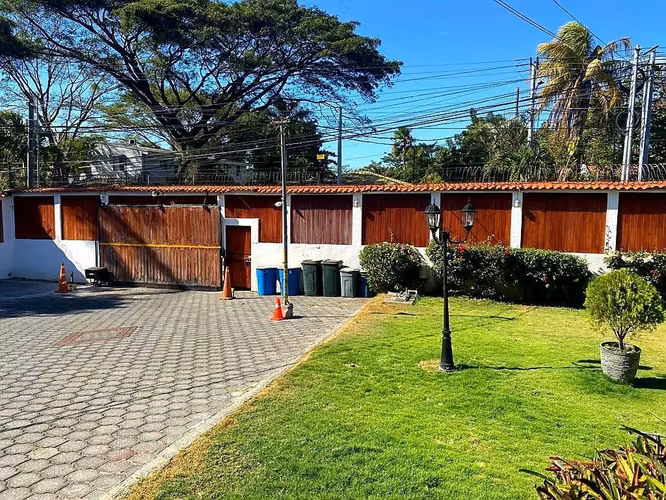 Espaciosa Residencia en Renta en Las Colinas, Managua - Imagen 9