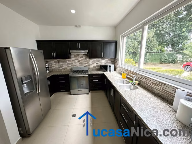 Casa full muebles moderna con piscina - Imagen 2