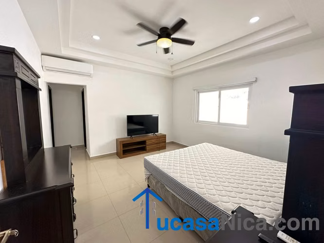 Casa full muebles moderna con piscina - Imagen 8