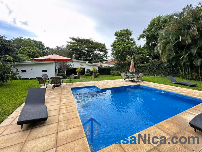 Rento con o sin muebles casa con finos acabados